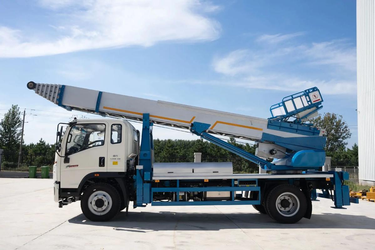 灵寿县云梯上料车租赁费用